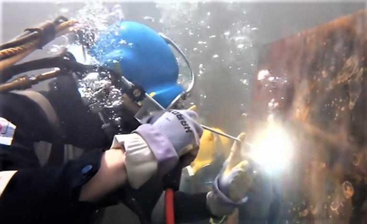 How Much Do Underwater Welders Make?